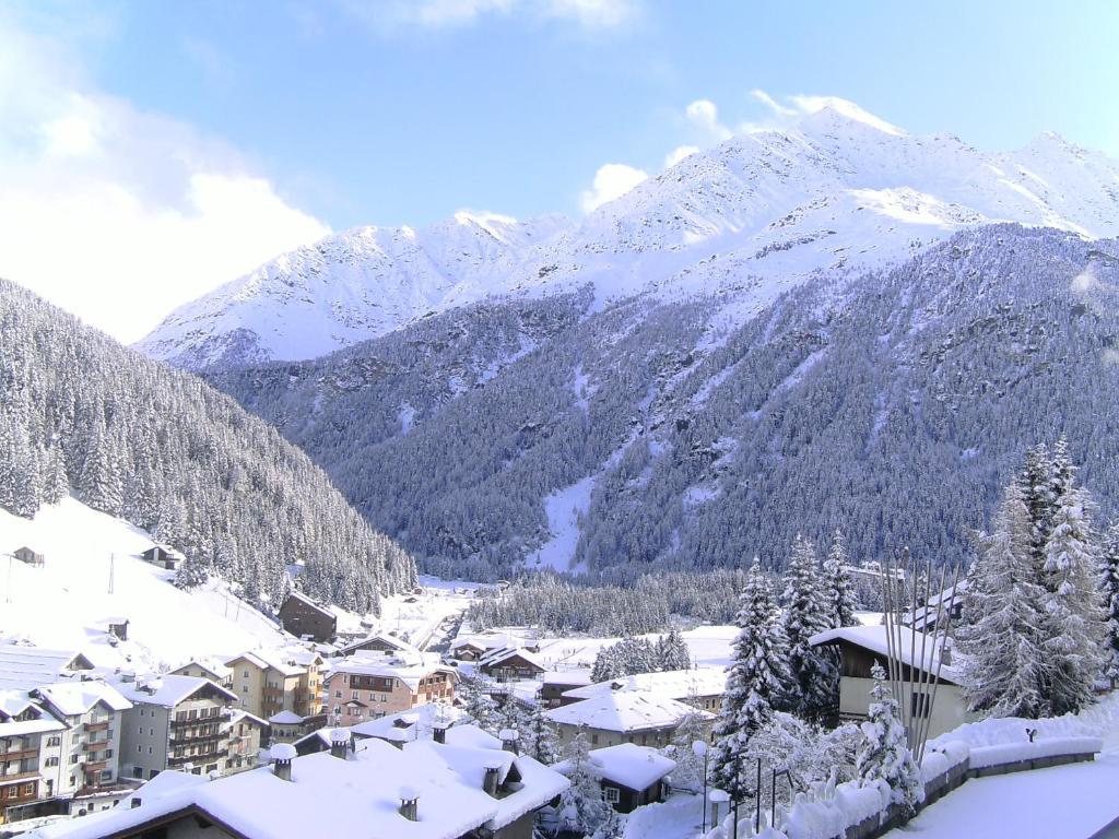 Hotel Meuble Adler - Rooms & Mountain Apartments Santa Caterina Valfurva Exterior foto