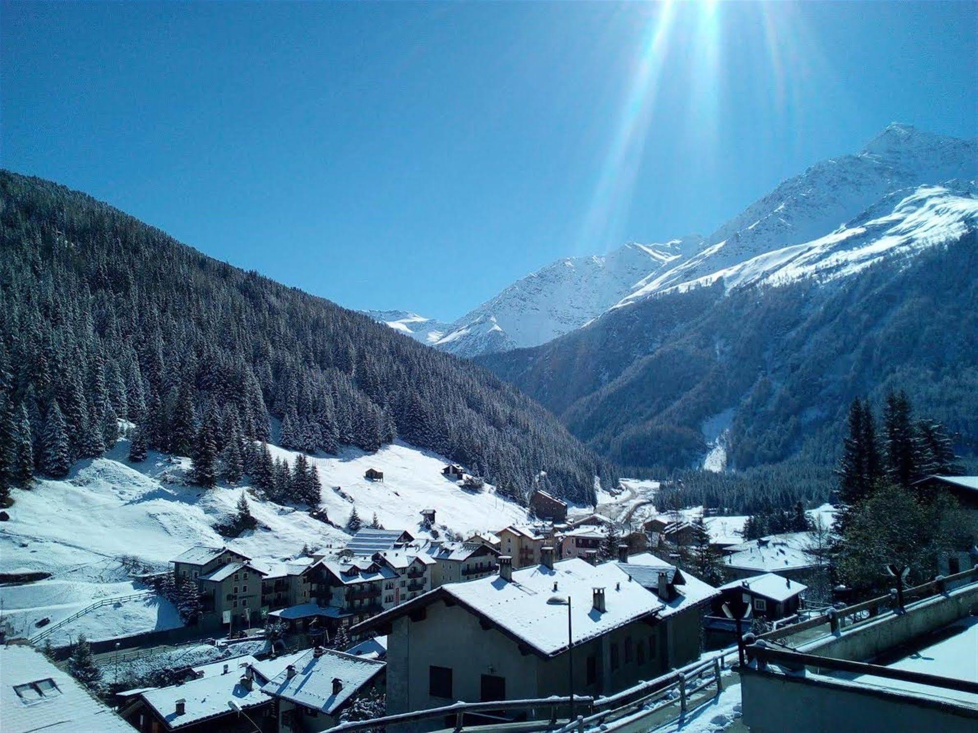 Hotel Meuble Adler - Rooms & Mountain Apartments Santa Caterina Valfurva Exterior foto
